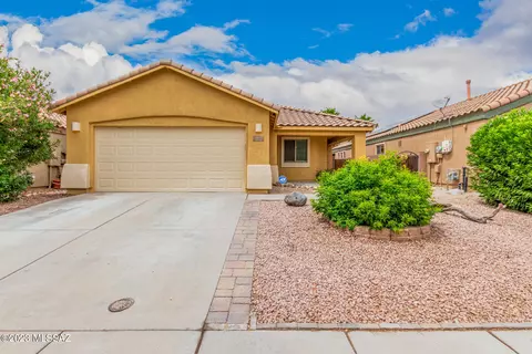903 E Spring Water Canyon Dr, Sahuarita, AZ 85629