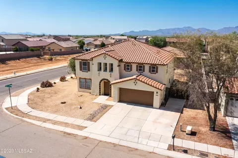 8180 W Eagle Heart Ct, Tucson, AZ 85757