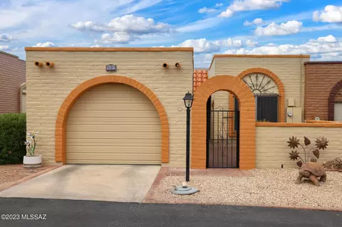 1310 W Calle Serrano, Green Valley, AZ 85622