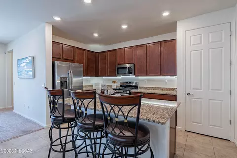 6887 W Canopus Loop, Tucson, AZ 85757 photo 9