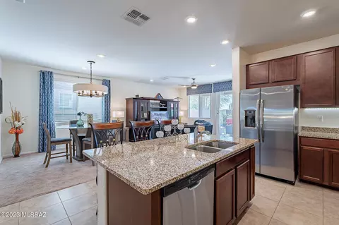 6887 W Canopus Loop, Tucson, AZ 85757 photo 6
