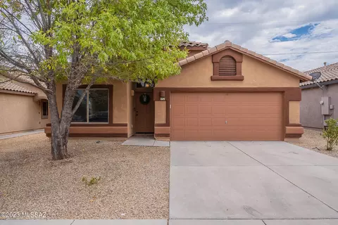 557 W Calle Paso Suave, Sahuarita, AZ 85629