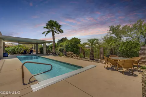 575 N Ramos Ln, Green Valley, AZ 85614