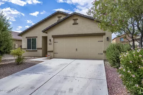 8257 W Shearwater Dr, Tucson, AZ 85757