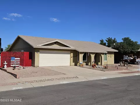 8325 E Delta Ave, Tucson, AZ 85741