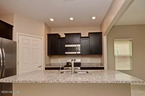 12103 E Domnitch Dr, Vail, AZ 85641 photo 2