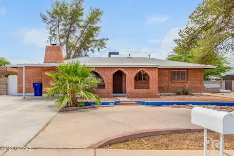 6318 E Calle Orion, Tucson, AZ 85710