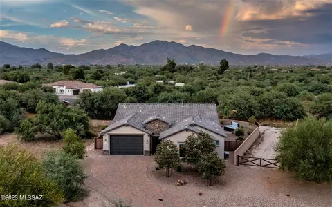 10831 E Fairacres Pl, Tucson, AZ 85749