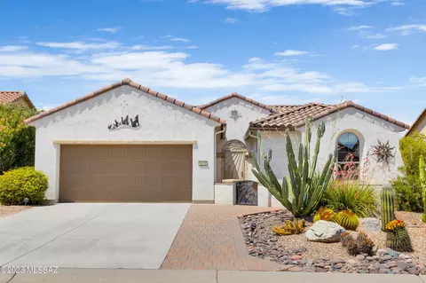 1151 N Night Heron Dr, Green Valley, AZ 85614