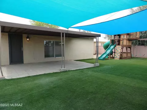 5631 E Calle Aurora, Tucson, AZ 85711
