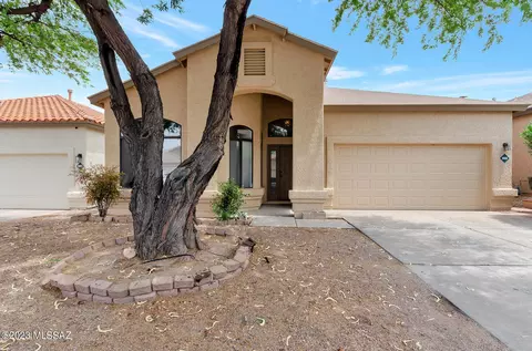 10015 E Via Del Fandango, Tucson, AZ 85747