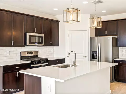 6604 E Paseo De Sambuca, Tucson, AZ 85756