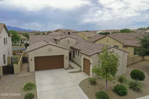 661 W Camino Curvitas, Sahuarita, AZ 85629