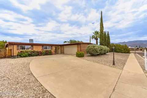 8936 E Anna Pl, Tucson, AZ 85710