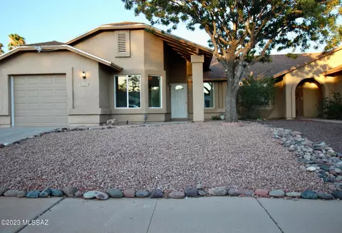 5349 S Oakhaven Dr, Tucson, AZ 85746