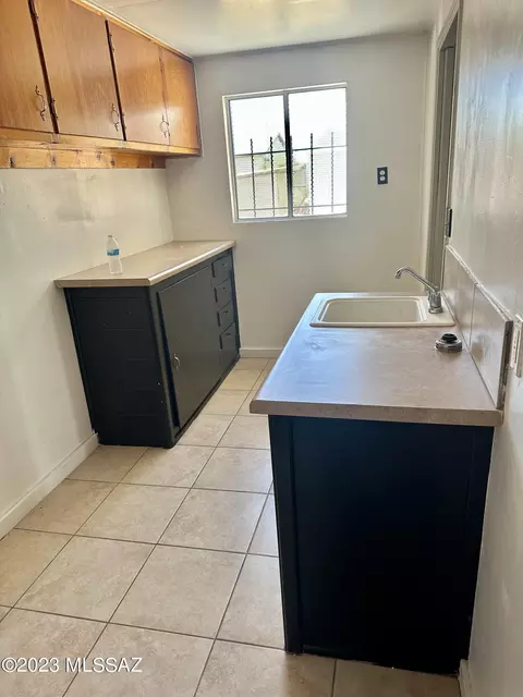 6052 E Sylvane St, Tucson, AZ 85711 photo 11