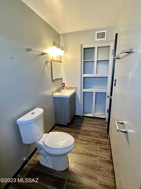 6052 E Sylvane St, Tucson, AZ 85711 photo 17