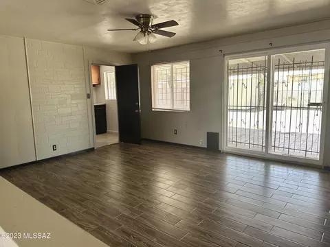 6052 E Sylvane St, Tucson, AZ 85711 photo 4