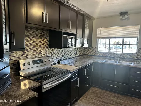 6052 E Sylvane St, Tucson, AZ 85711 photo 8