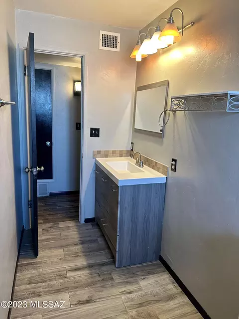 6052 E Sylvane St, Tucson, AZ 85711 photo 14