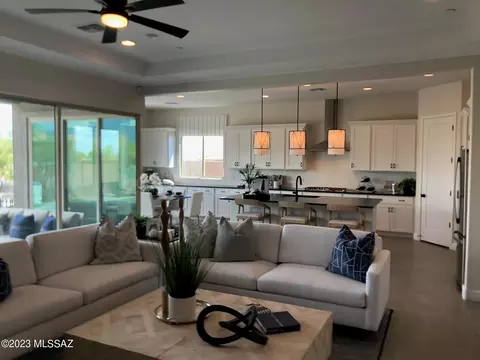10970 N Hydrus Ave, Tucson, AZ 85742