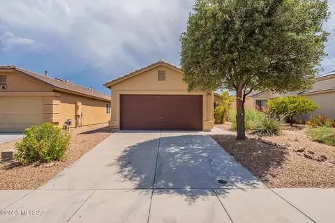 843 W Placita El Cauce Rico, Green Valley, AZ 85614