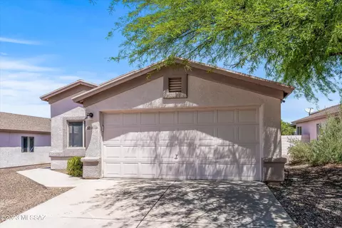 10143 E Desert Gorge Dr, Tucson, AZ 85747