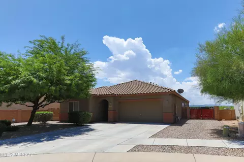 6318 S Eagles Talon Pkwy, Tucson, AZ 85757