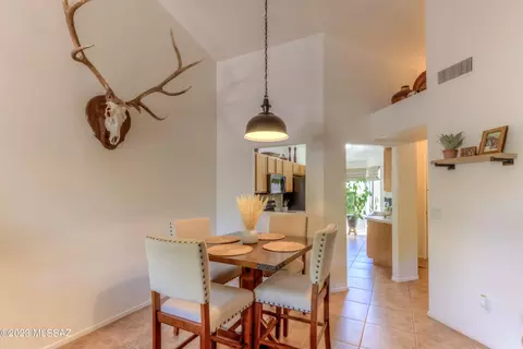 7733 E Roget Dr, Tucson, AZ 85710 photo 13