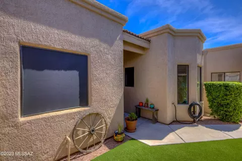 7733 E Roget Dr, Tucson, AZ 85710 photo 3