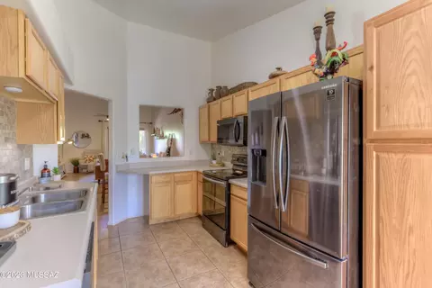 7733 E Roget Dr, Tucson, AZ 85710 photo 6
