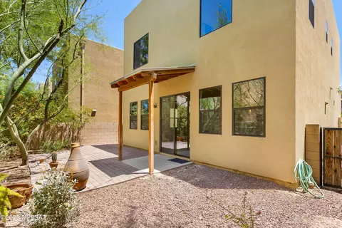 2919 Canyon Bend St, Tucson, AZ 85716