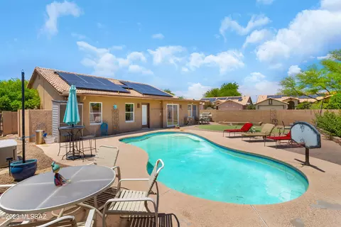 7601 W Running Bear Dr, Tucson, AZ 85743