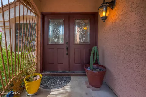 9825 E Harmony Ln, Tucson, AZ 85748 photo 4