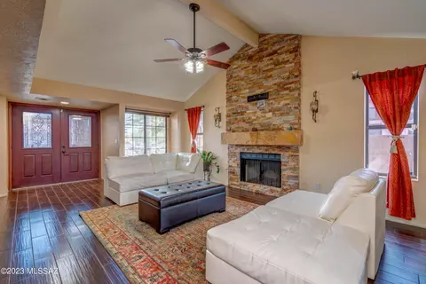 9825 E Harmony Ln, Tucson, AZ 85748 photo 10