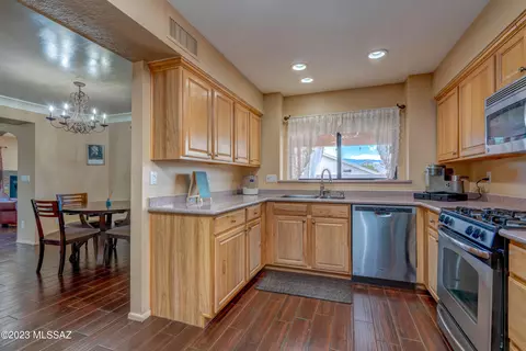9825 E Harmony Ln, Tucson, AZ 85748 photo 11