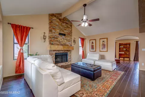 9825 E Harmony Ln, Tucson, AZ 85748 photo 7