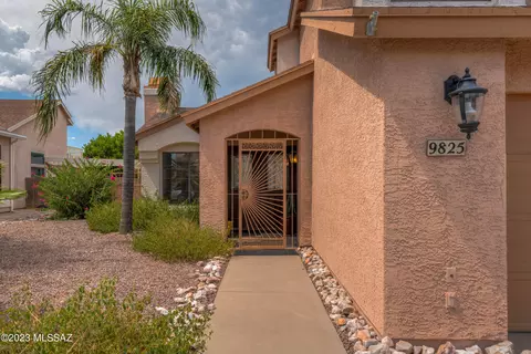9825 E Harmony Ln, Tucson, AZ 85748 photo 2