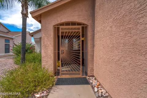 9825 E Harmony Ln, Tucson, AZ 85748 photo 3