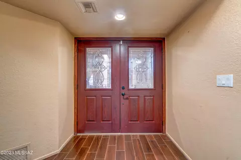 9825 E Harmony Ln, Tucson, AZ 85748 photo 9