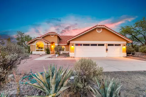 5230 W Paseo Del Campo, Tucson, AZ 85745