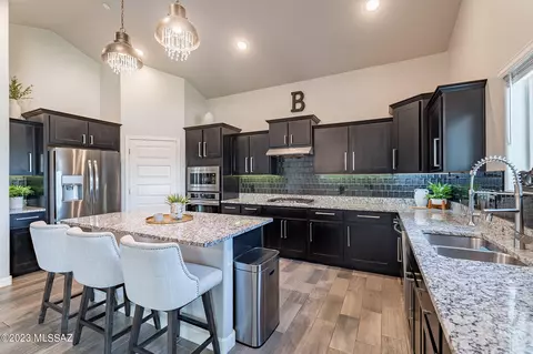 775 S Adanirom Judson Ave, Corona De Tucson, AZ 85641