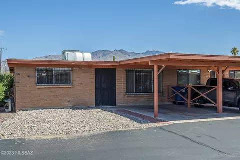 3301 E Navajo Pl, Tucson, AZ 85716