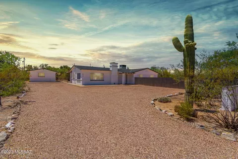 4520 E San Carlos Pl E, Tucson, AZ 85712