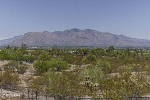 4600 N Placita Rico, Tucson, AZ 85745