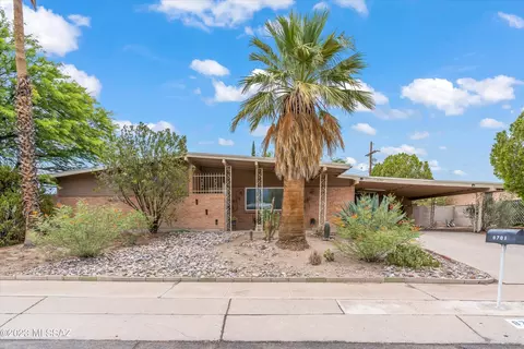 8701 E Appomattox St, Tucson, AZ 85710