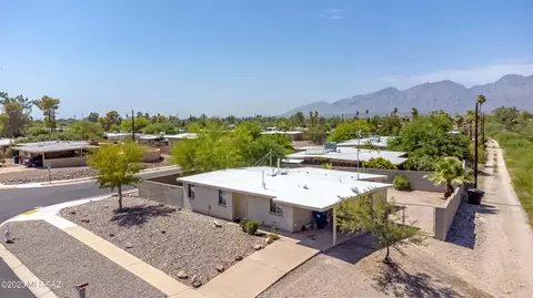 8429 E Vicksburg St, Tucson, AZ 85710