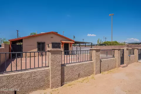 2419 E 23rd St, Tucson, AZ 85713 photo 4