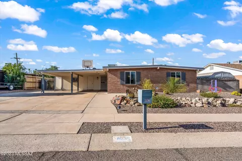 8082 E 8th St, Tucson, AZ 85710