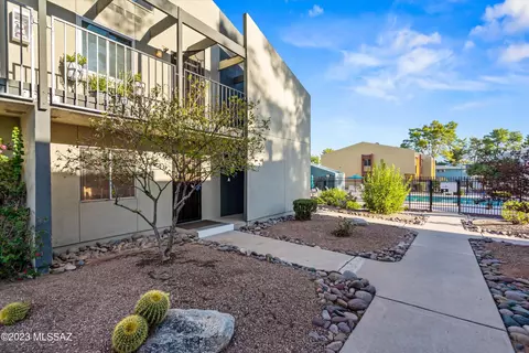 842 S Langley Ave #102, Tucson, AZ 85710